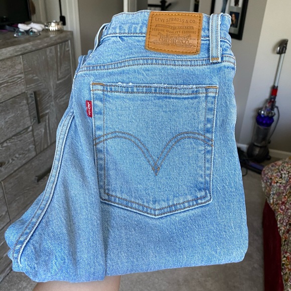 SOLD ❤️ Levi’s Wedgie Jeans - The perfect jean - Picture 2 of 9